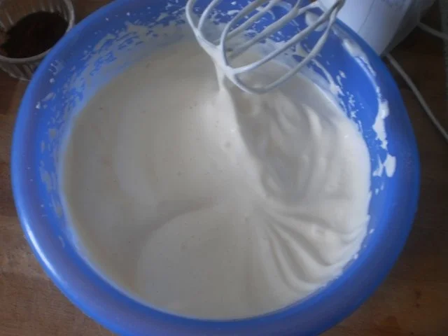 Bayrisch-Creme-Torte mit Erdbeeren und Birnen - Rezept - Bild Nr. 4