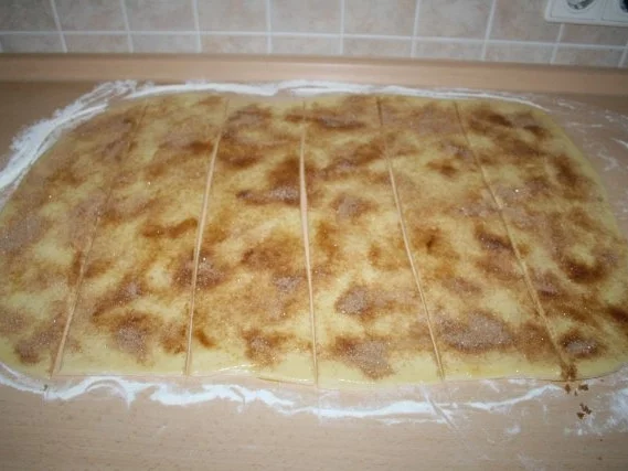 Rezept: Zimt-Zupfbrot Bild Nr. 2 Zimt-Zupfbrot - Rezept - Bild Nr. 2