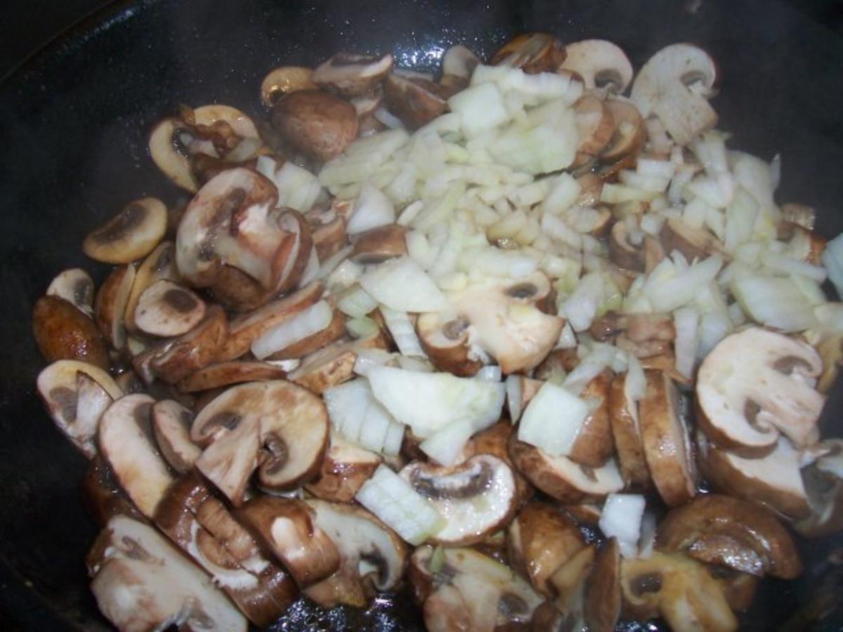 Pfeffersteak aus Schweinelende mit Braunen Champignons - Rezept - Bild Nr. 3