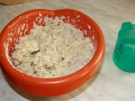 Rezept: Zwiebel Käse Brot mit Schinkenwürfel Bild Nr. 2 Zwiebel Käse Brot mit Schinkenwürfel - Rezept - Bild Nr. 2