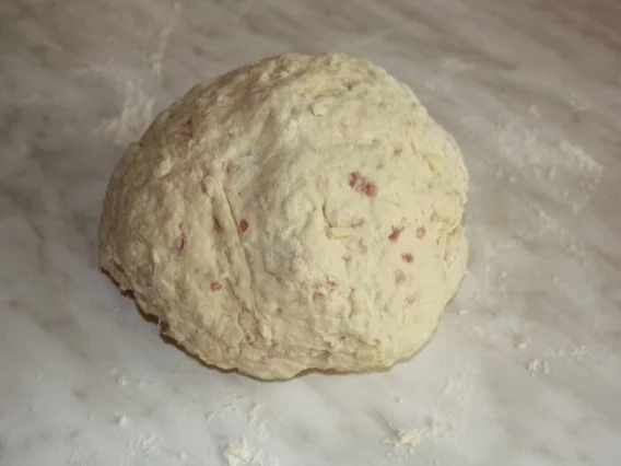 Rezept: Zwiebel Käse Brot mit Schinkenwürfel Bild Nr. 3 Zwiebel Käse Brot mit Schinkenwürfel - Rezept - Bild Nr. 3