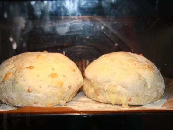 Rezept: Zwiebel Käse Brot mit Schinkenwürfel Bild Nr. 5 Zwiebel Käse Brot mit Schinkenwürfel - Rezept - Bild Nr. 5