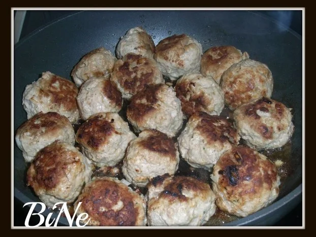 Rezept: BiNe` S HACKBÆLLCHEN IN GEMUESE - TOMATENSOSSE Bild Nr. 5 BiNe` S HACKBÆLLCHEN IN GEMUESE - TOMATENSOSSE - Rezept - Bild Nr. 5