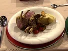 Lammrücken mit Kräuterkruste, Spargel und Kartoffeln à la Henssler - Rezept