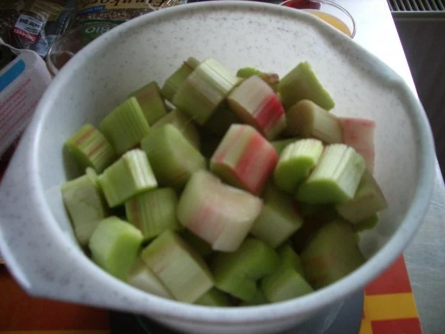 Rezept: Rhabarber - Krokant -Kuchen Bild Nr. 3 Rhabarber - Krokant -Kuchen - Rezept - Bild Nr. 3