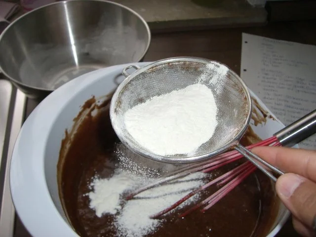 Schokosoufflé mit Pfannkuchen und Mangosoße - Rezept - Bild Nr. 5