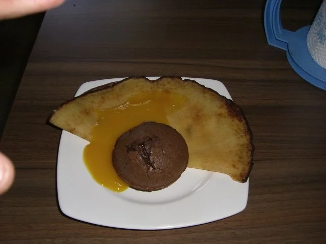 Schokosoufflé mit Pfannkuchen und Mangosoße - Rezept - Bild Nr. 8