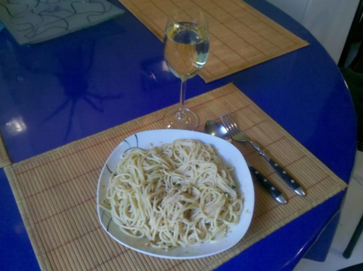 Nudeln: Mediteranes Ziegenkäsepesto mit Spaghetti - Rezept - Bild Nr. 7