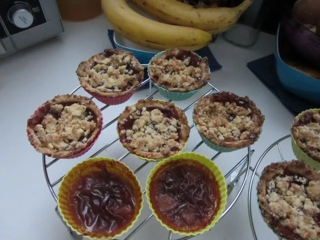 Rezept: Ganz schneller Thorsten -teig - Apfelkuchen - Klein und Groß Bild Nr. 16 Ganz schneller Thorsten -teig - Apfelkuchen - Klein und Groß - Rezept - Bild Nr. 16