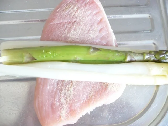 Spargelpäcken gebraten auf Tomatensoße - Rezept - Bild Nr. 4