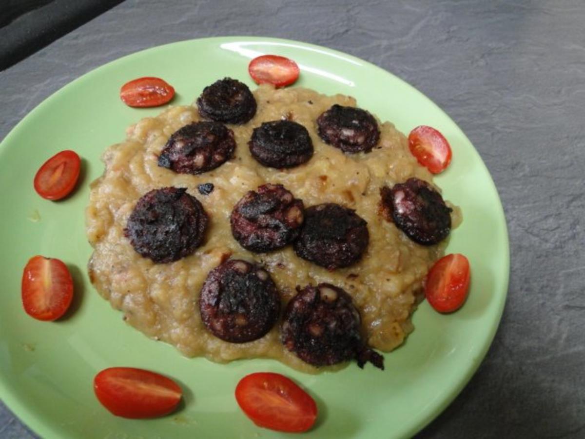 Himmel un Äd mit gebratener Blutwurst in Naturdarm - Rezept