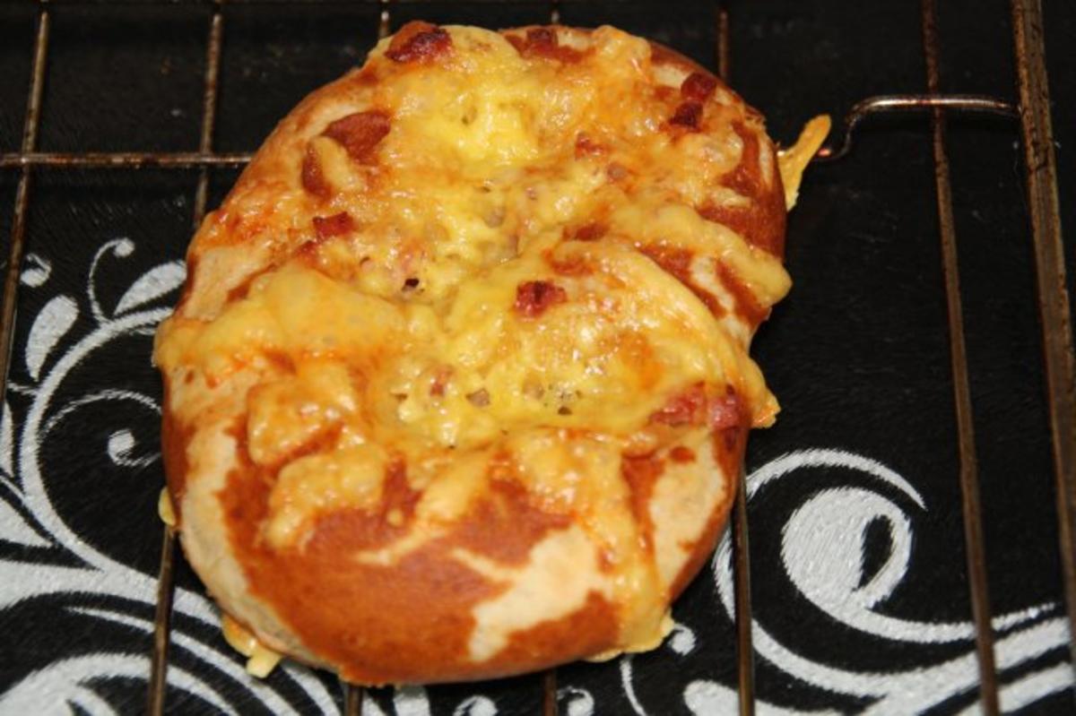 Käse Brezeln mit Schinkenwürfeln - Rezept - kochbar.de Käse Brezeln mit Schinkenwürfeln - Rezept - kochbar.de