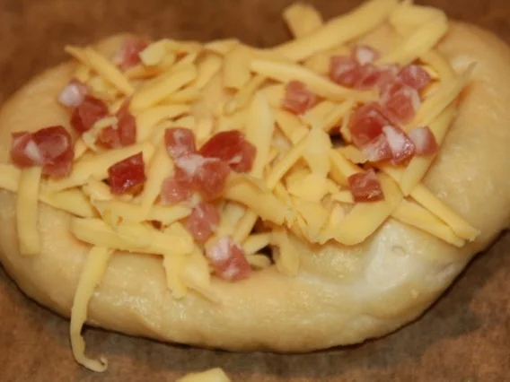 Rezept: Käse Brezeln mit Schinkenwürfeln Bild Nr. 5 Käse Brezeln mit Schinkenwürfeln - Rezept - Bild Nr. 5