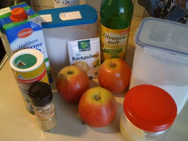 Rezept: Leo´s Blechpfannkuchen Bild Nr. 2 Leo´s Blechpfannkuchen - Rezept - Bild Nr. 2