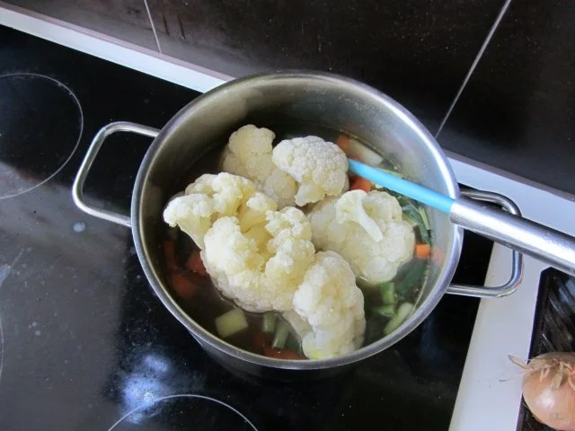 Rezept: Blumenkohlcremesuppe Bild Nr. 6 Blumenkohlcremesuppe - Rezept - Bild Nr. 6