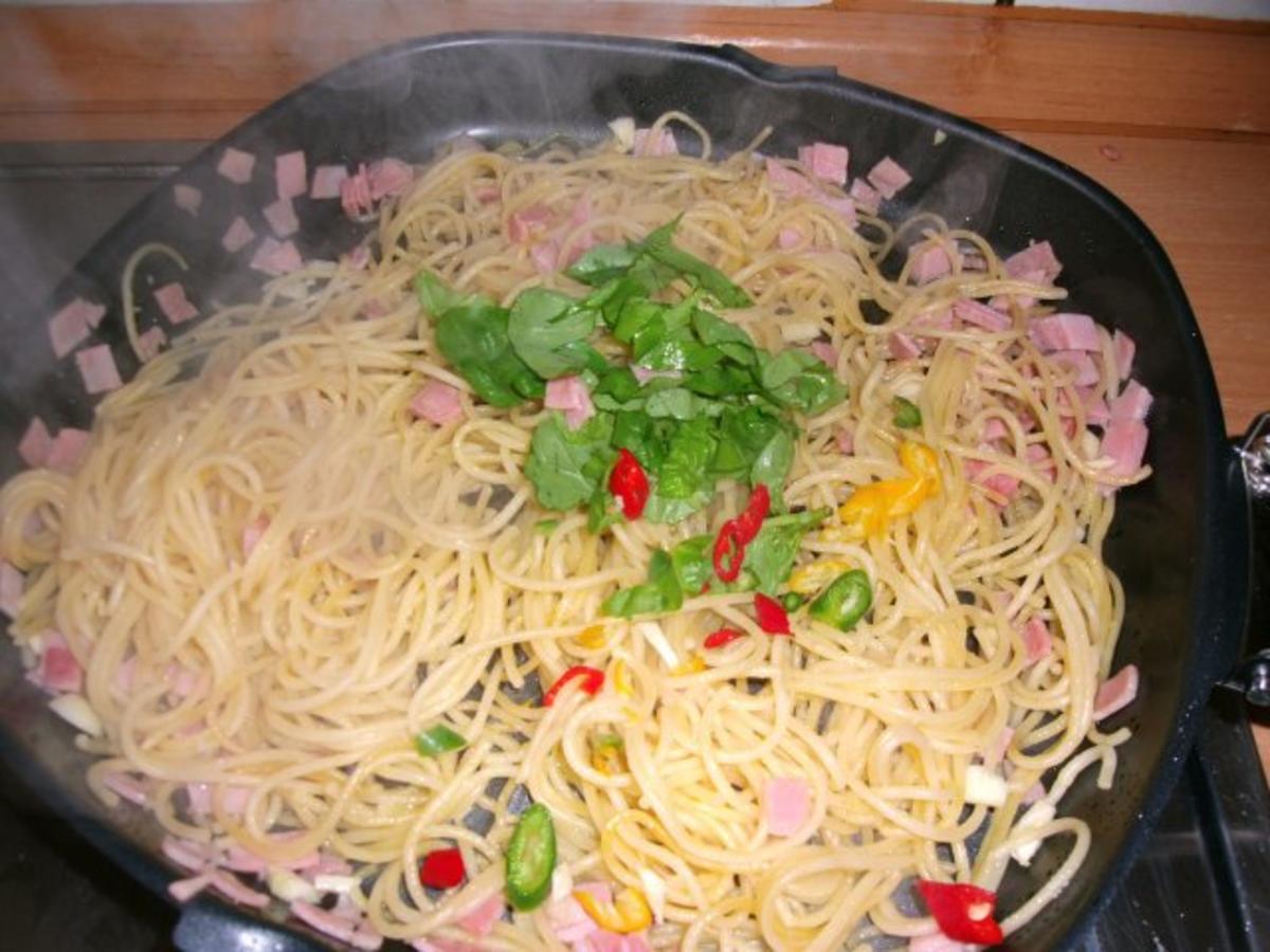 Spagettipfanne mit Peperoni - Rezept