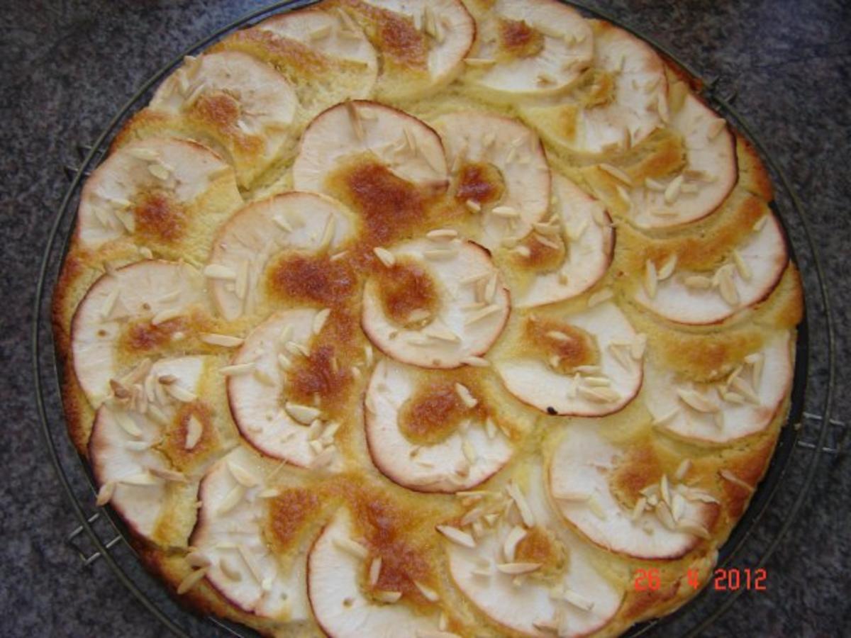 Kuchen & Torten : Apfelkuchen mit Calvados-Sahne - Rezept