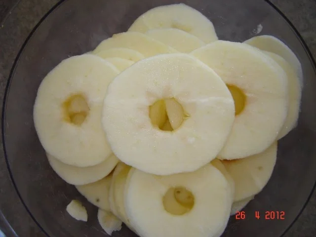 Kuchen & Torten : Apfelkuchen mit Calvados-Sahne - Rezept - Bild Nr. 3