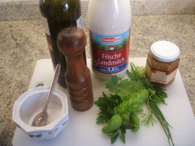 Rezept: Soßen: Kräuter-Creme Bild Nr. 2 Soßen: Kräuter-Creme - Rezept - Bild Nr. 2