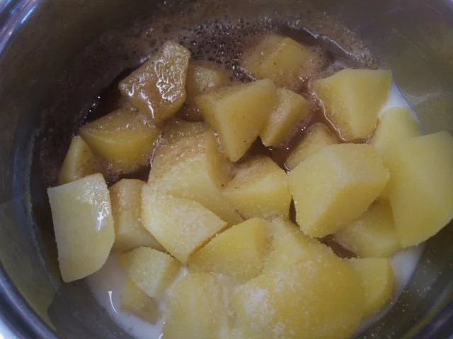 Rezept: Kartoffeln: Kräuter-Kartoffel-Püree Bild Nr. 2 Kartoffeln: Kräuter-Kartoffel-Püree - Rezept - Bild Nr. 2