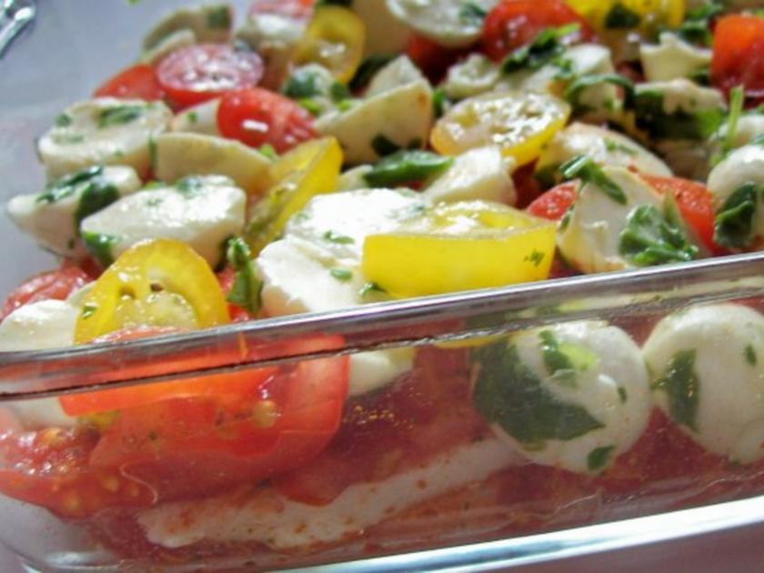 Schichtsalat &amp;quot;Tomate-Mozzarella&amp;quot; mit Honig-Balsamico-Dressing - Rezept