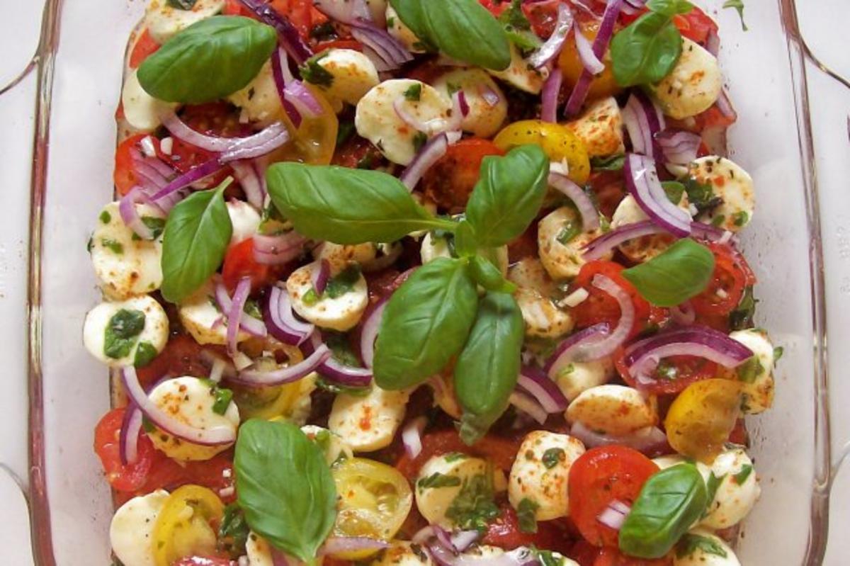 Schichtsalat "Tomate-Mozzarella" mit Honig-Balsamico-Dressing - Rezept - Bild Nr. 8