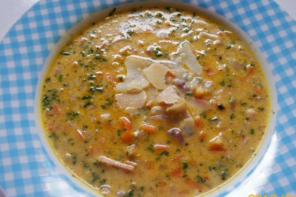 Bilder für Gekräuterte Käse-Zwiebelsuppe mit Möhren - Rezept