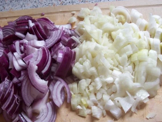 Gekräuterte Käse-Zwiebelsuppe mit Möhren - Rezept - Bild Nr. 3