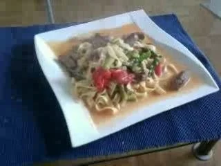 Tagliatelle mit grünem Spargel,Cherry Tomaten und Merguez - Rezept - Bild Nr. 2