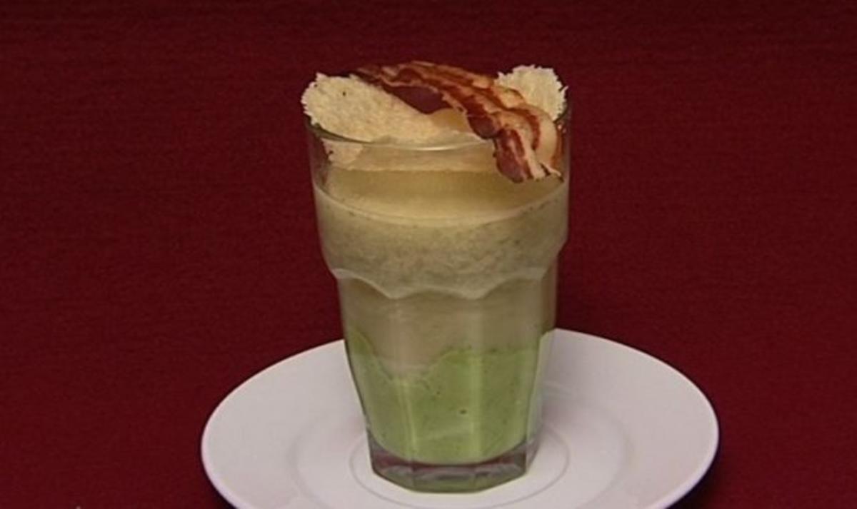 Erbsen-Latte-Macchiato mit Pancetta und Parmesankräcker - Rezept ...