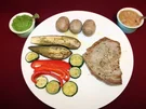 Rezept: Thunfischsteak mit Birnen-Salsa an Ofengemüse, dazu Kartoffeln und Mojo Verde Thunfischsteak mit Birnen-Salsa an Ofengemüse, dazu Kartoffeln und Mojo Verde - Rezept