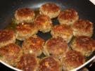 Mini Frikadellen mit Zwiebeln und Käse Füllung - Rezept