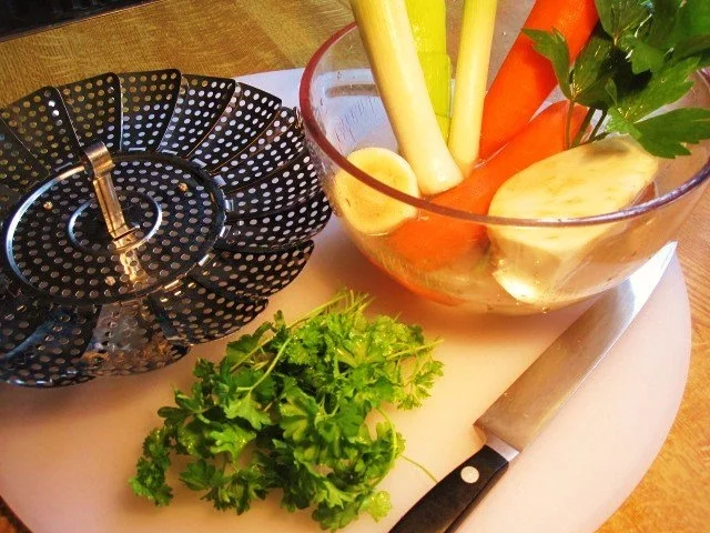 Gemüsesüppchen mit Hühnerfleisch und Suppennudeln ... - Rezept - Bild Nr. 2