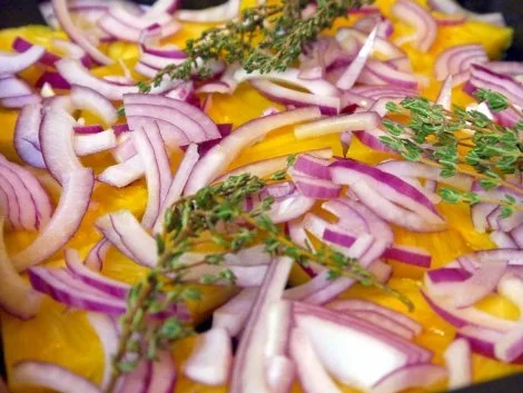 Rezept: Honig-glasierte Hähnchenkeulen auf frischer Ananas Bild Nr. 5 Honig-glasierte Hähnchenkeulen auf frischer Ananas - Rezept - Bild Nr. 5