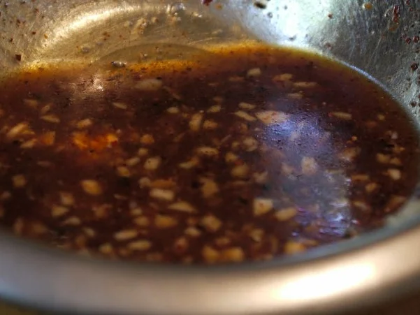 Rezept: Honig-glasierte Hähnchenkeulen auf frischer Ananas Bild Nr. 7 Honig-glasierte Hähnchenkeulen auf frischer Ananas - Rezept - Bild Nr. 7