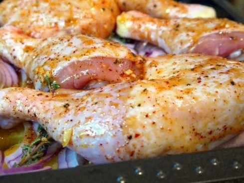 Rezept: Honig-glasierte Hähnchenkeulen auf frischer Ananas Bild Nr. 8 Honig-glasierte Hähnchenkeulen auf frischer Ananas - Rezept - Bild Nr. 8