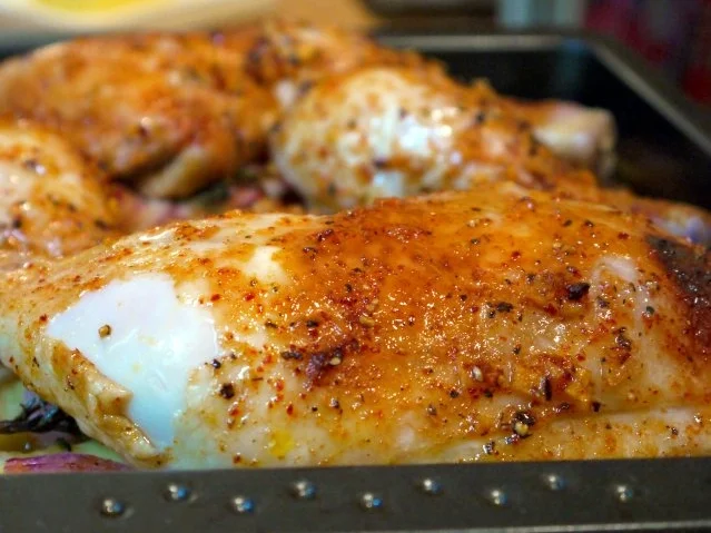 Rezept: Honig-glasierte Hähnchenkeulen auf frischer Ananas Bild Nr. 10 Honig-glasierte Hähnchenkeulen auf frischer Ananas - Rezept - Bild Nr. 10