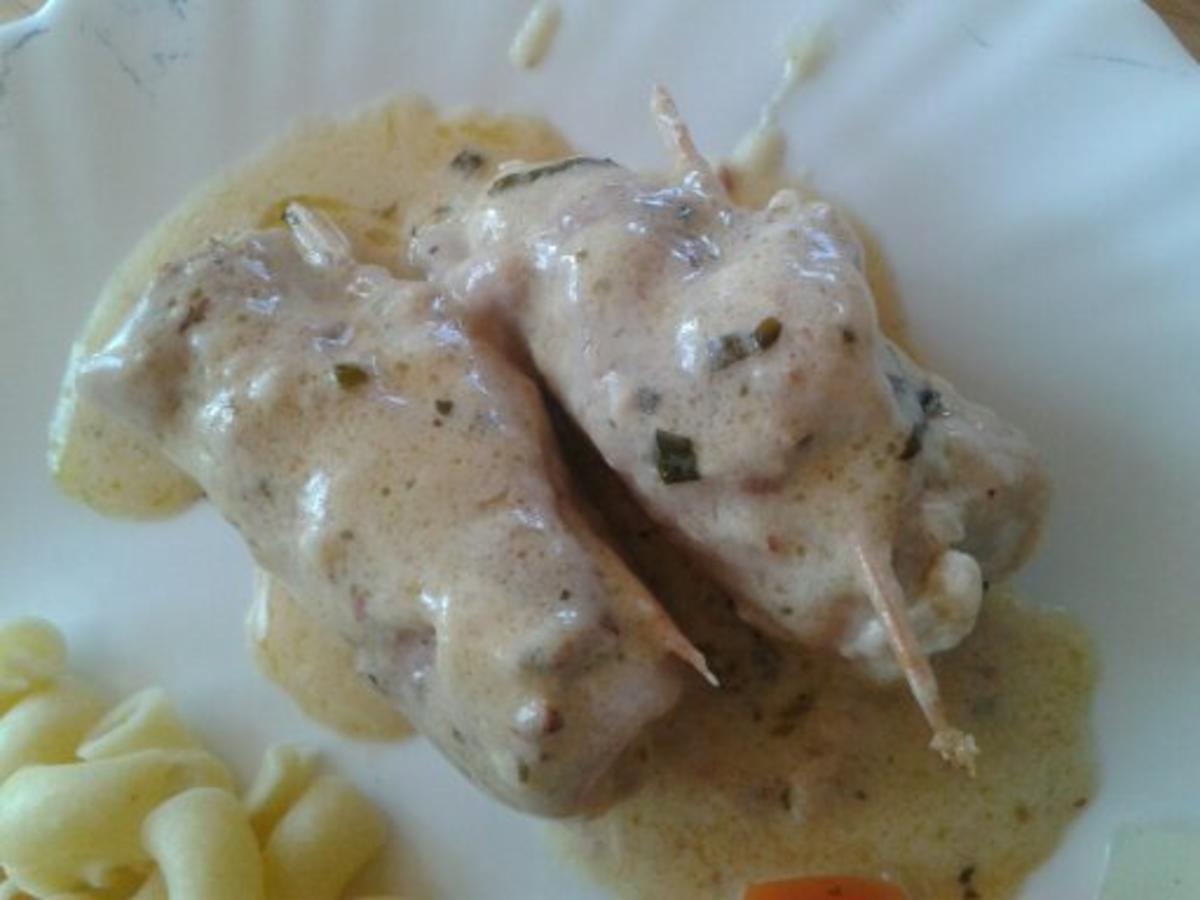 Kalbsröllchen an Zitronenrahmsauce - einfach - 217 kcal/100g