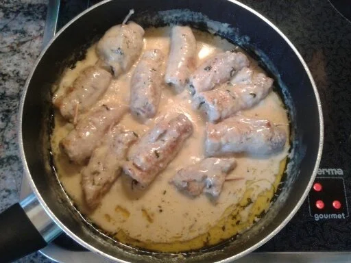 Kalbsröllchen an Zitronenrahmsauce - Rezept