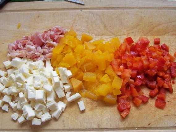 Rezept: Snack: Blätterteigschiffchen mit Feta und Kürbis Bild Nr. 2 Snack: Blätterteigschiffchen mit Feta und Kürbis - Rezept - Bild Nr. 2