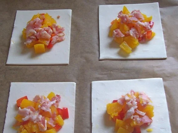 Rezept: Snack: Blätterteigschiffchen mit Feta und Kürbis Bild Nr. 4 Snack: Blätterteigschiffchen mit Feta und Kürbis - Rezept - Bild Nr. 4