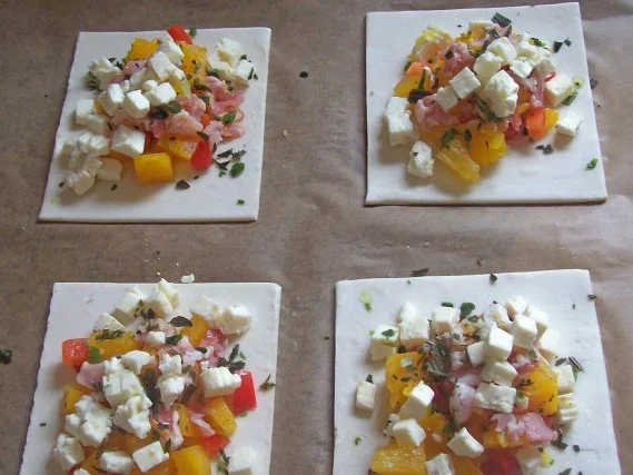 Rezept: Snack: Blätterteigschiffchen mit Feta und Kürbis Bild Nr. 6 Snack: Blätterteigschiffchen mit Feta und Kürbis - Rezept - Bild Nr. 6