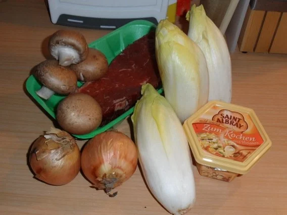 Rezept: Chicorée-Türmchen mit Steak Bild Nr. 2 Chicorée-Türmchen mit Steak - Rezept - Bild Nr. 2