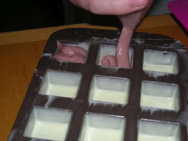 Rezept: Erdbeerpralinen Bild Nr. 2 Erdbeerpralinen - Rezept - Bild Nr. 2