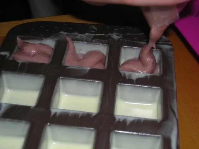 Rezept: Erdbeerpralinen Bild Nr. 3 Erdbeerpralinen - Rezept - Bild Nr. 3