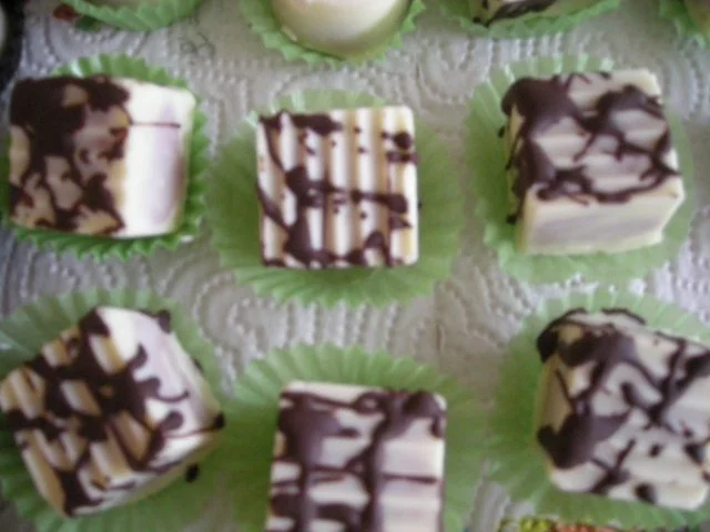 Rezept: Erdbeerpralinen Bild Nr. 6 Erdbeerpralinen - Rezept - Bild Nr. 6