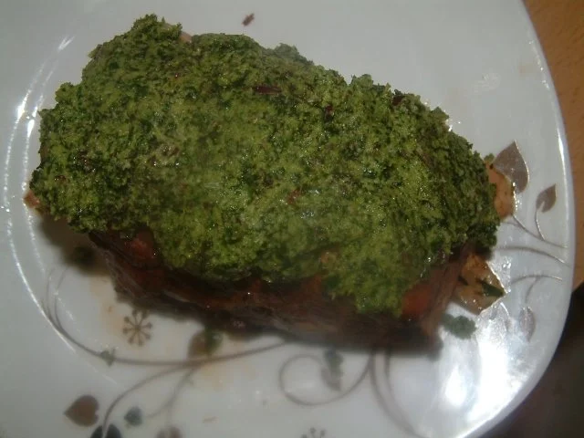 Schweinebraten mit Bärlauch-Kräuterkruste und Dunkelbiersauce - Rezept - Bild Nr. 6