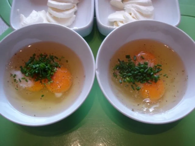 Rezept: Omelett mit Tomaten und Mozzarella Bild Nr. 7 Omelett mit Tomaten und Mozzarella - Rezept - Bild Nr. 7