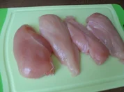 Hühnerbrustfilet im Zwiebel-Sahne-Sößle mit Spätzle aus Dinkelmehl - Rezept