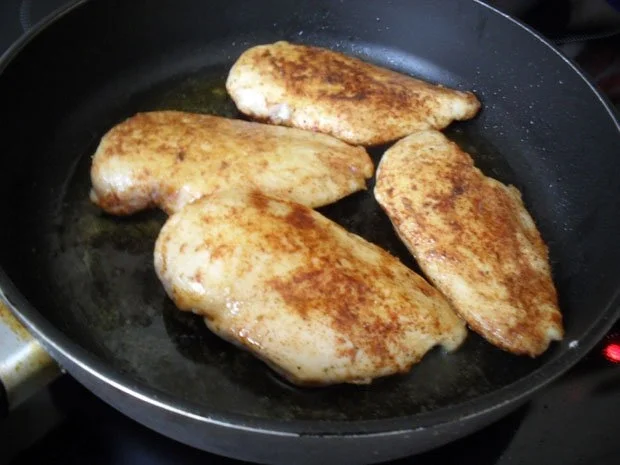 Hühnerbrustfilet im Zwiebel-Sahne-Sößle mit Spätzle aus Dinkelmehl - Rezept - Bild Nr. 4